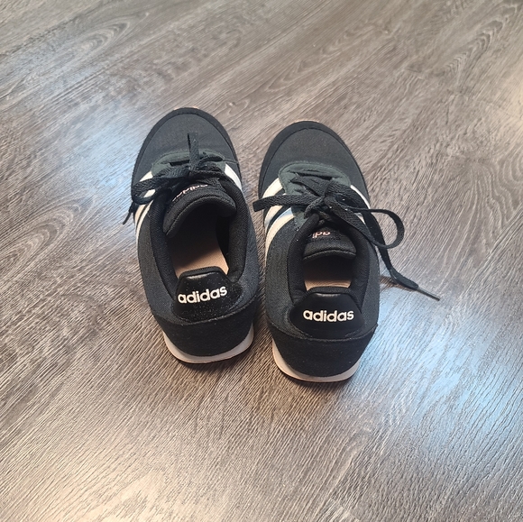 ADIDAS Low Top Training Sneakers - Picture 3 of 6